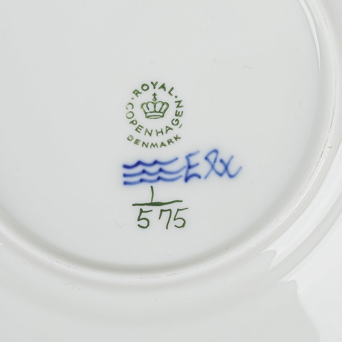 ROYAL COPENHAGEN Blue Fluted Half Lace Coffee Set 19pcs