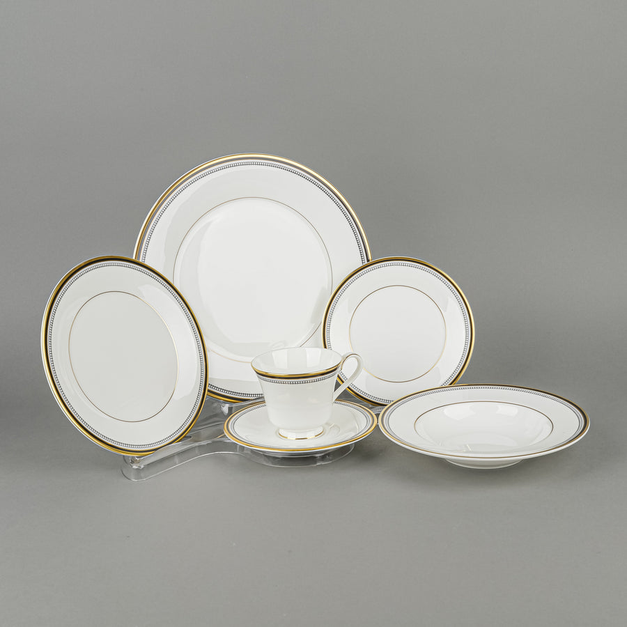 ROYAL DOULTON Pavanne H5095 8 Place Settings Plus Extras
