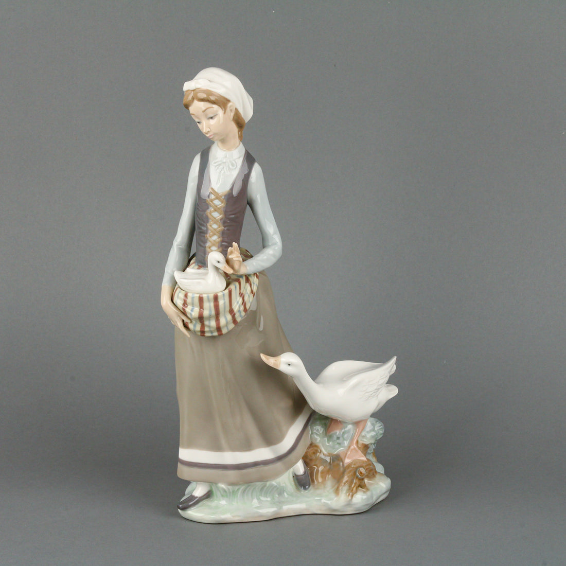 LLADRO Girl with Goose 4815 Figurine