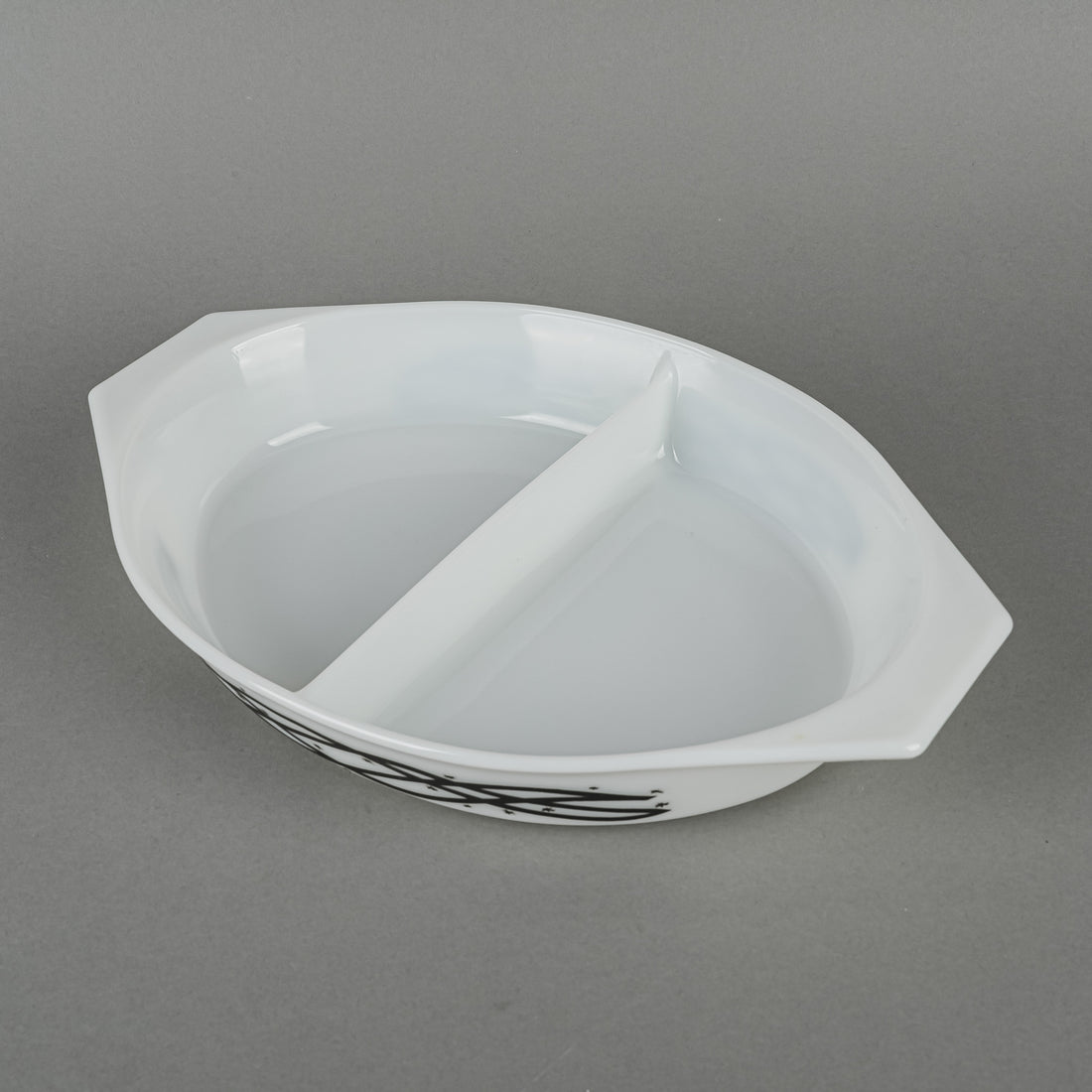 PYREX Barbed Wire Cinderella Oval Divided Serving Dish With Lid 1.5 QT