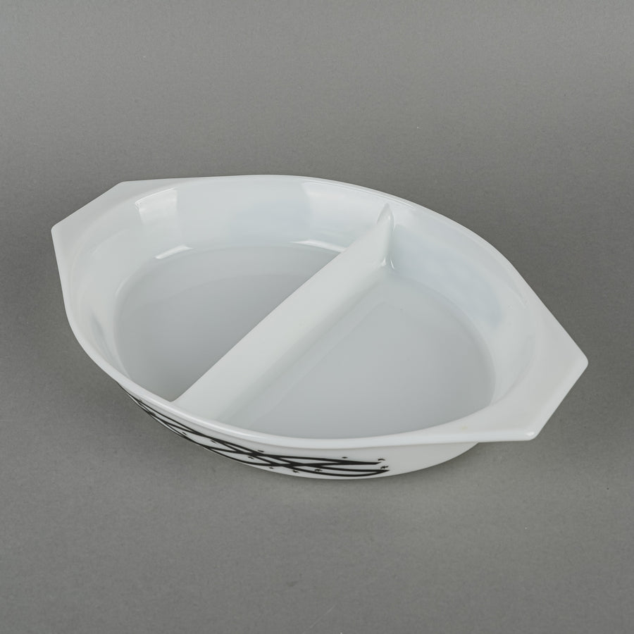 PYREX Barbed Wire Cinderella Oval Divided Serving Dish With Lid 1.5 QT
