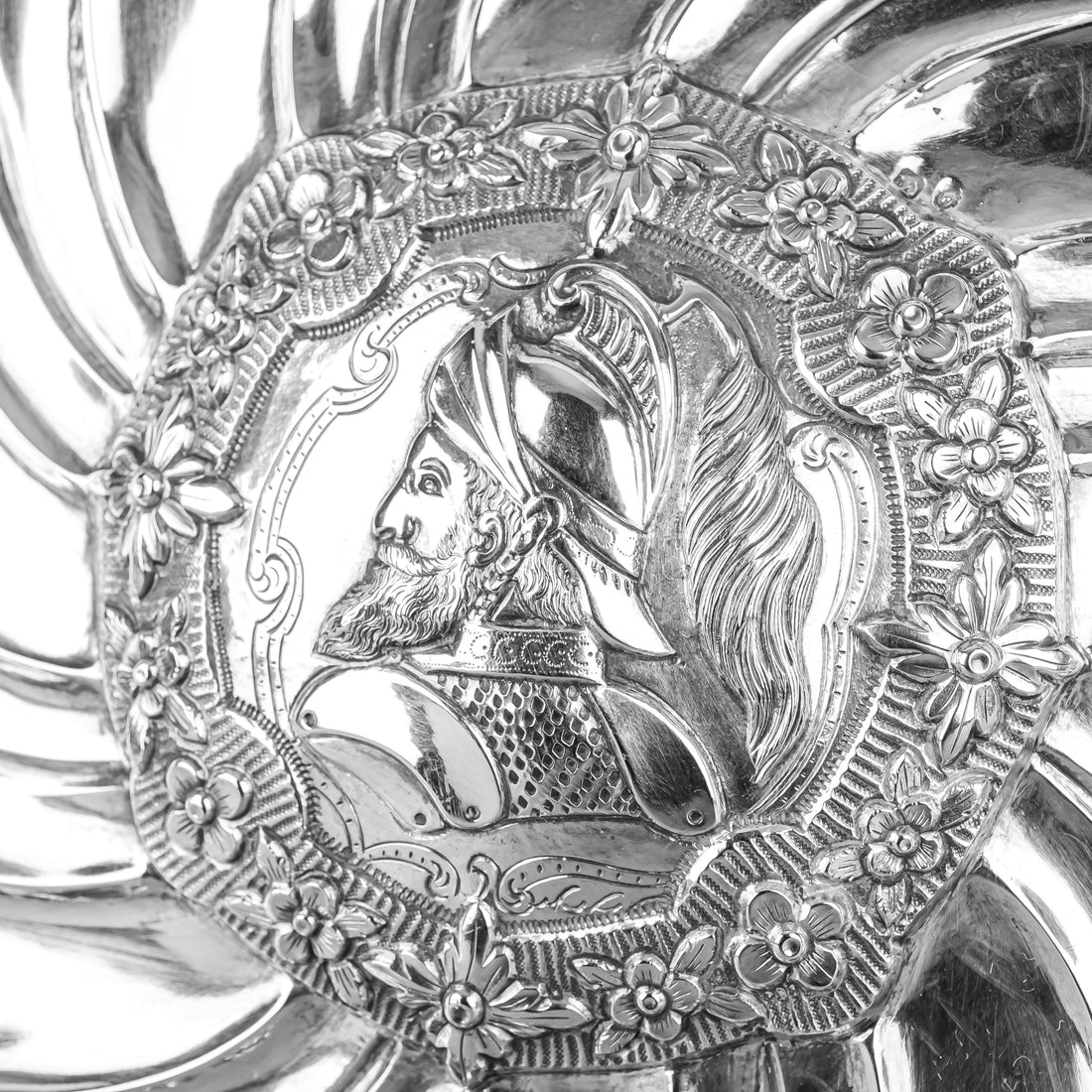 PORTUGESE 833 Repousse Plate