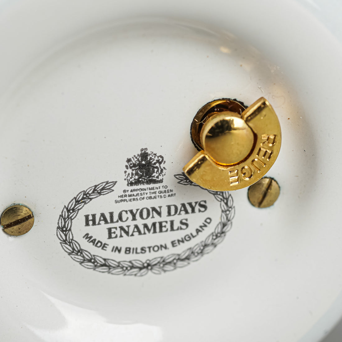 HALCYON DAYS Skaters Waltz Music Box
