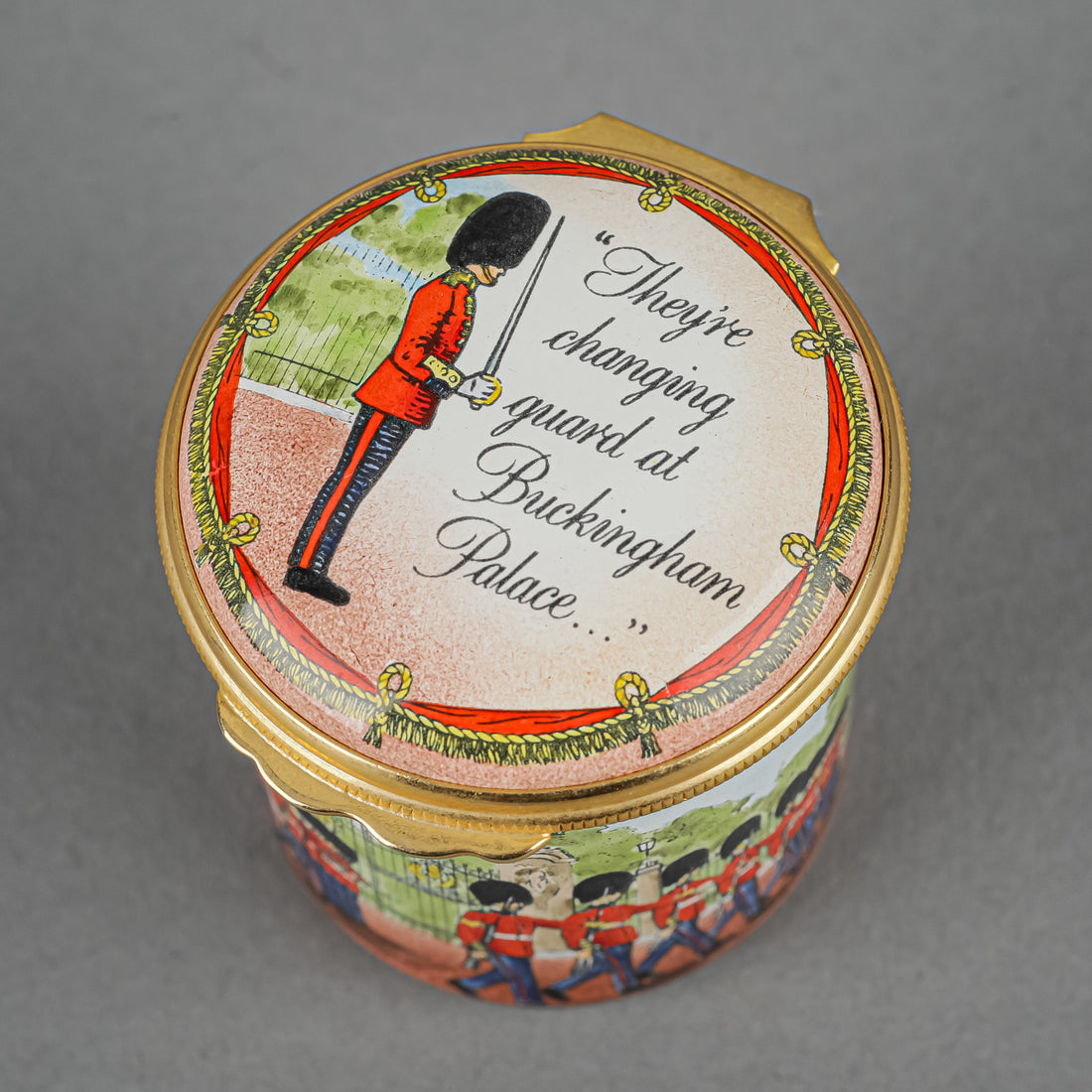 HALCYON DAYS Enamel Box - Changing Of The Guard