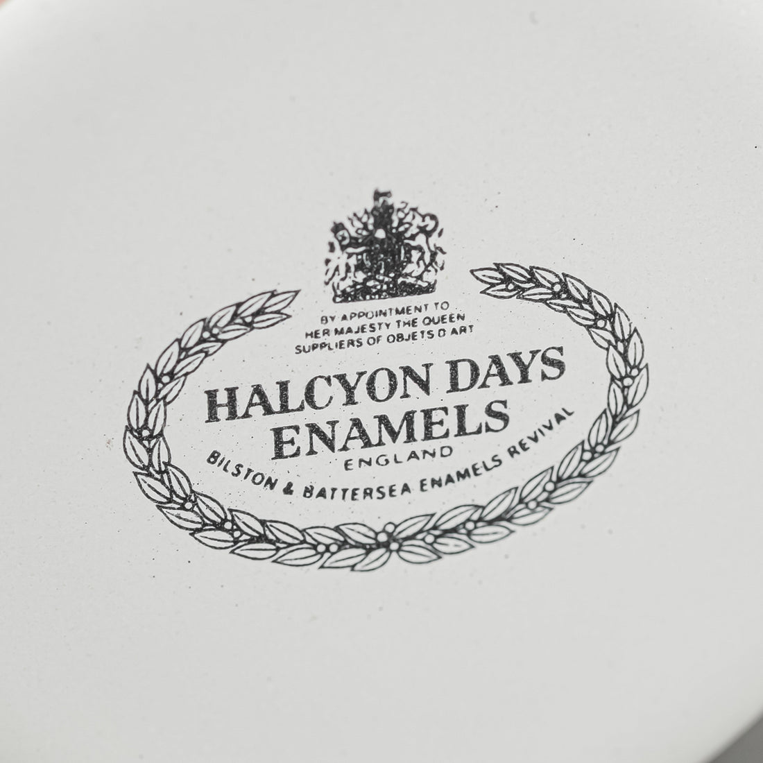 HALCYON DAYS Enamel Box - Changing Of The Guard