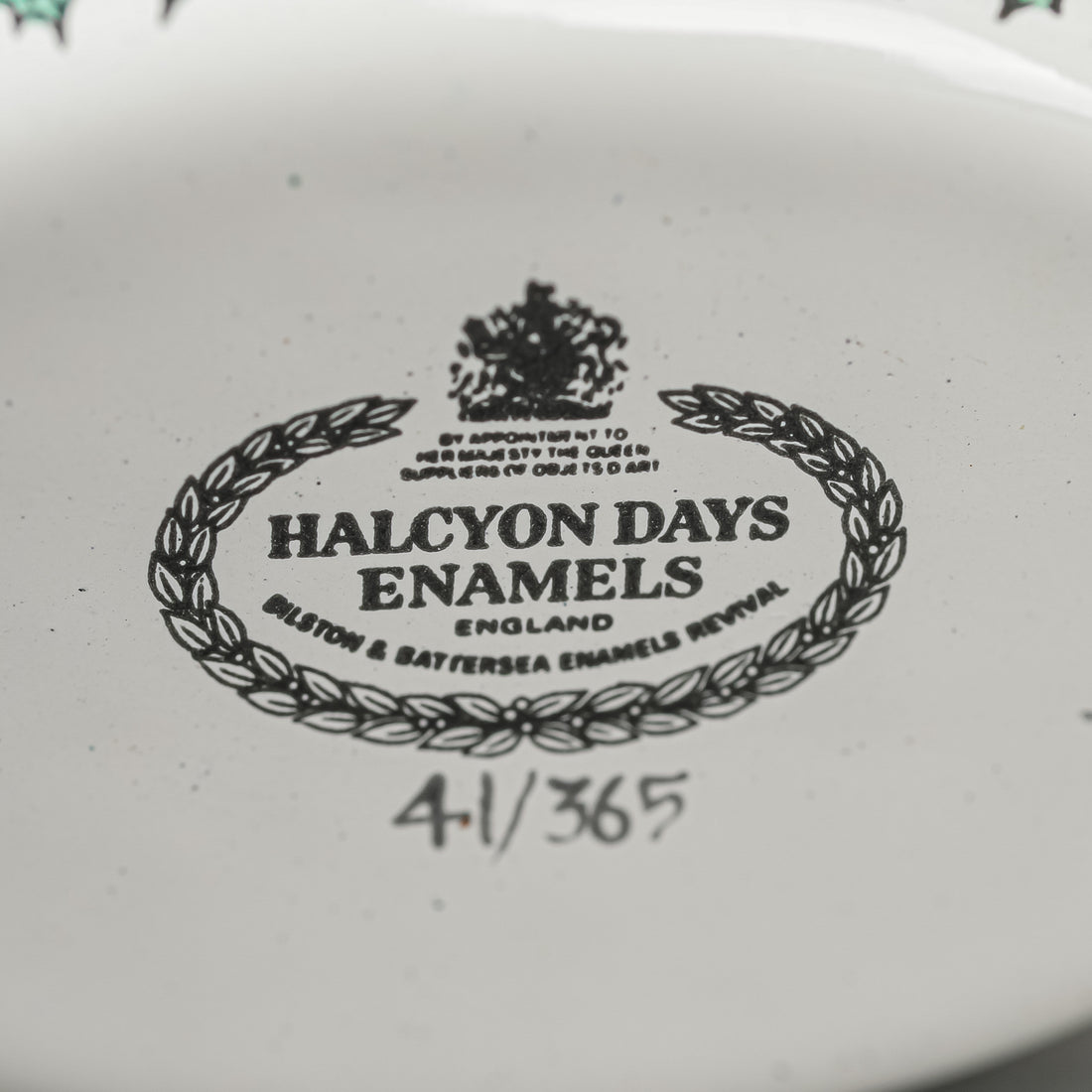 HALCYON DAYS Enamel Box - Christmas 1981 Christmas Tree
