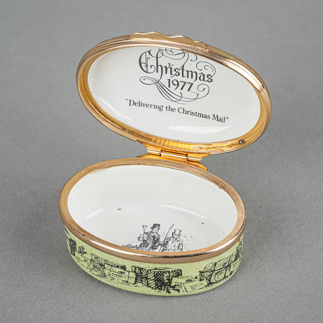 HALCYON DAYS Enamel Box - Christmas 1977 Christmas Mail