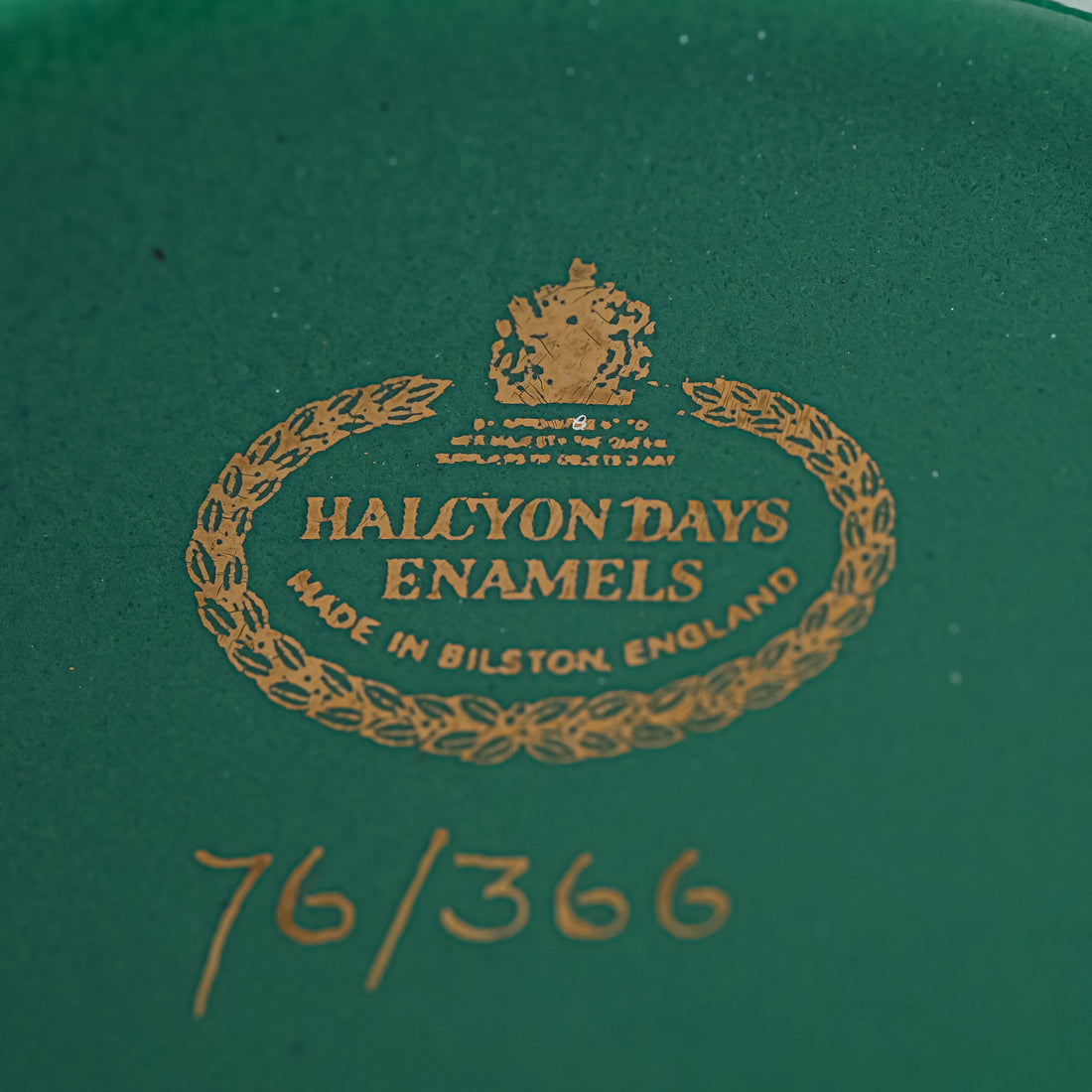 HALCYON DAYS Enamel Box - Christmas 1980