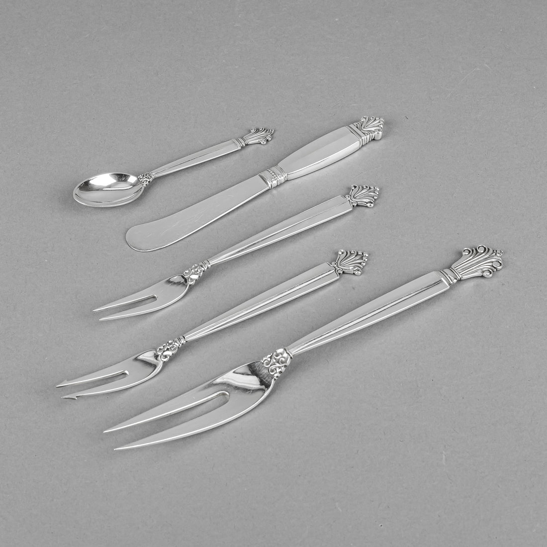 GEORG JENSEN Acanthus Sterling Flatware 70 Pieces