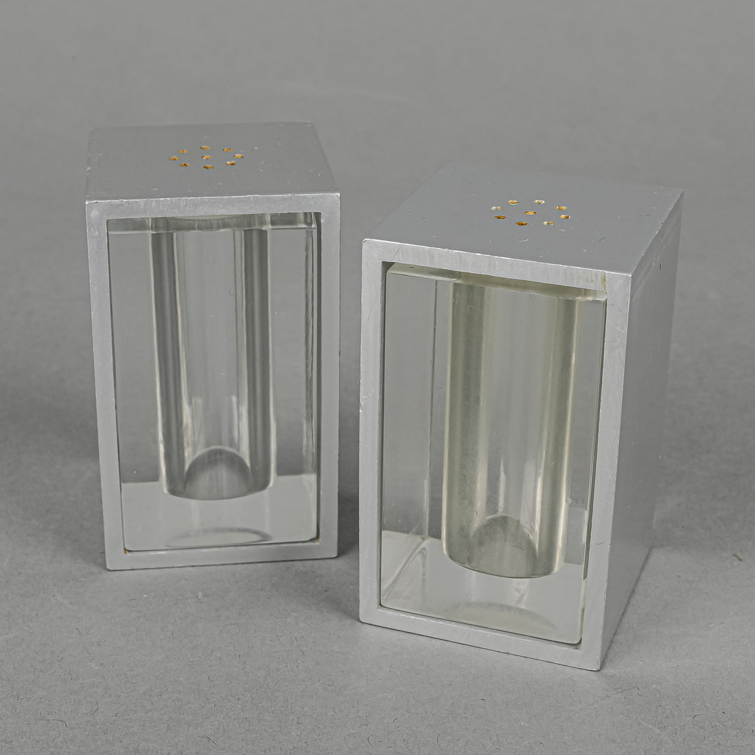 TUKILIK Salt and Pepper Shakers - Aluminum & Acrylic