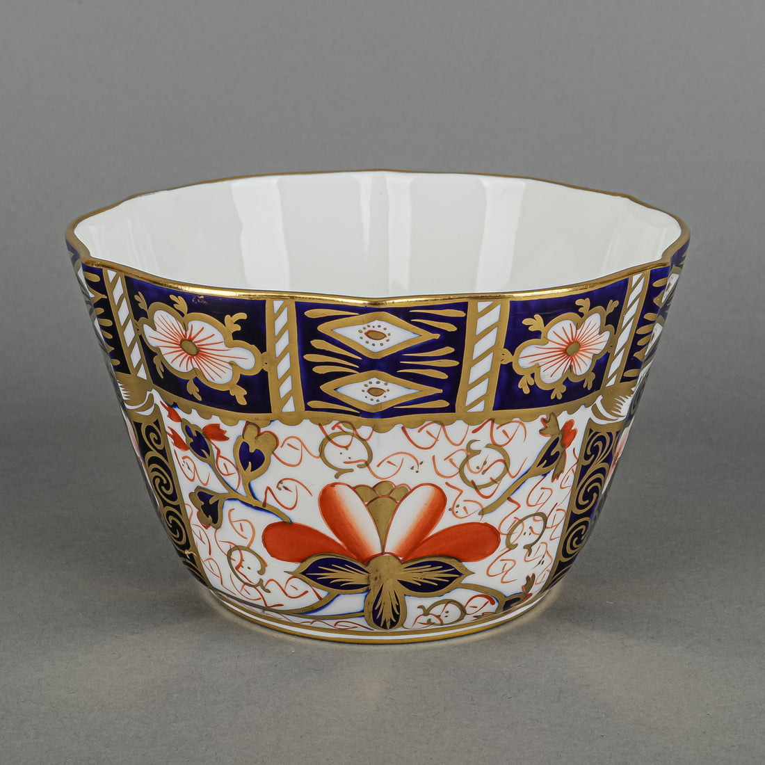 ROYAL CROWN DERBY Traditional Imari 2451 Bowl