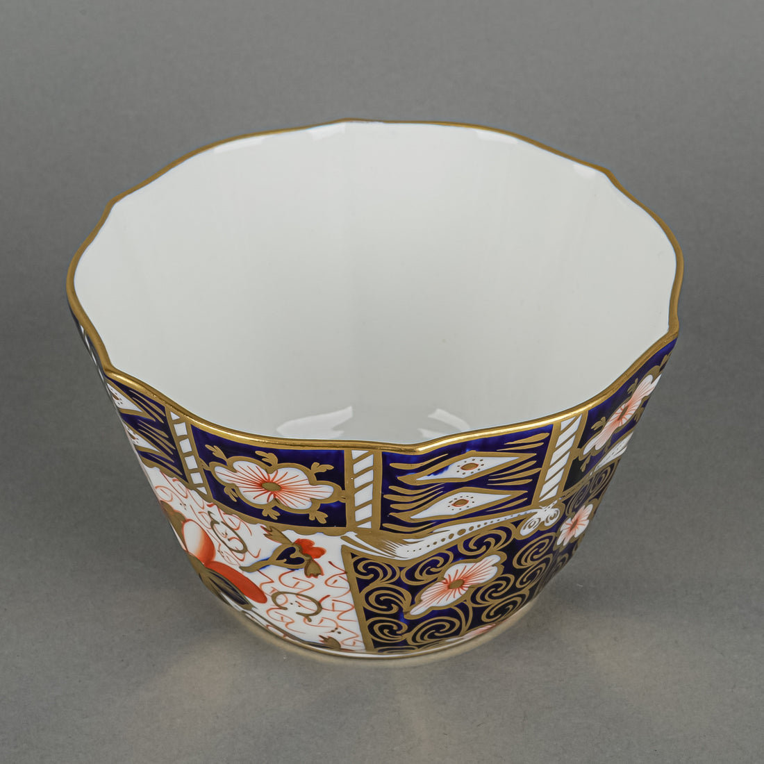 ROYAL CROWN DERBY Traditional Imari 2451 Bowl