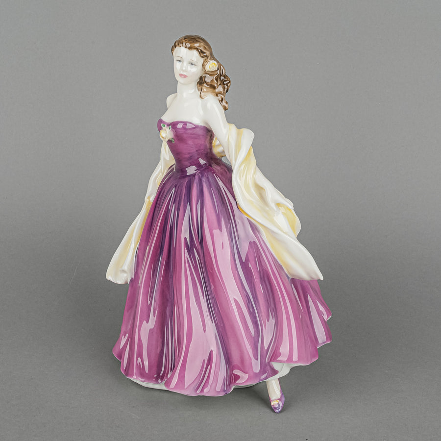ROYAL DOULTON Figurine Special Celebration                HN 4234