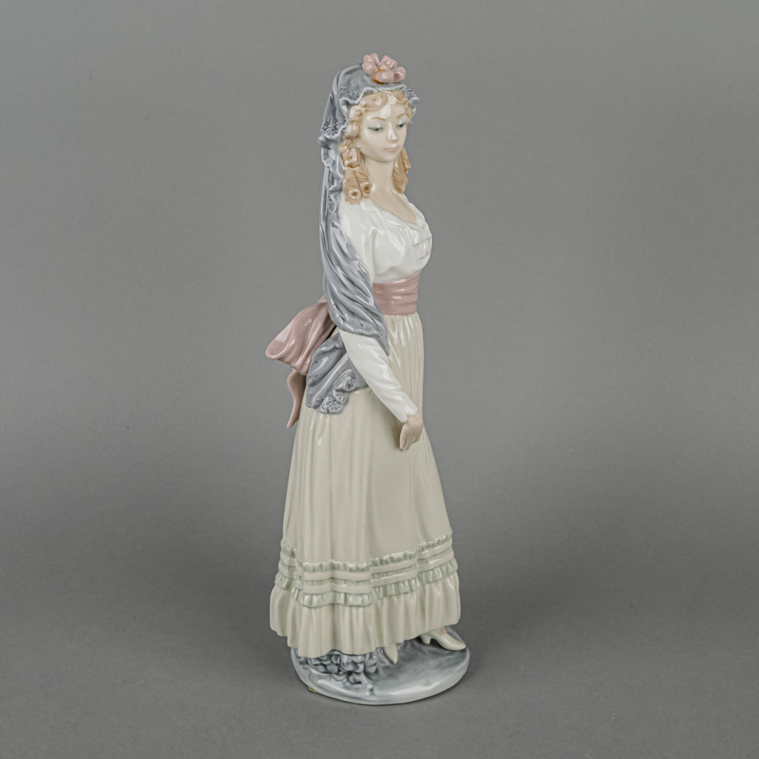 LLADRO Figurine Goya Lady 5125