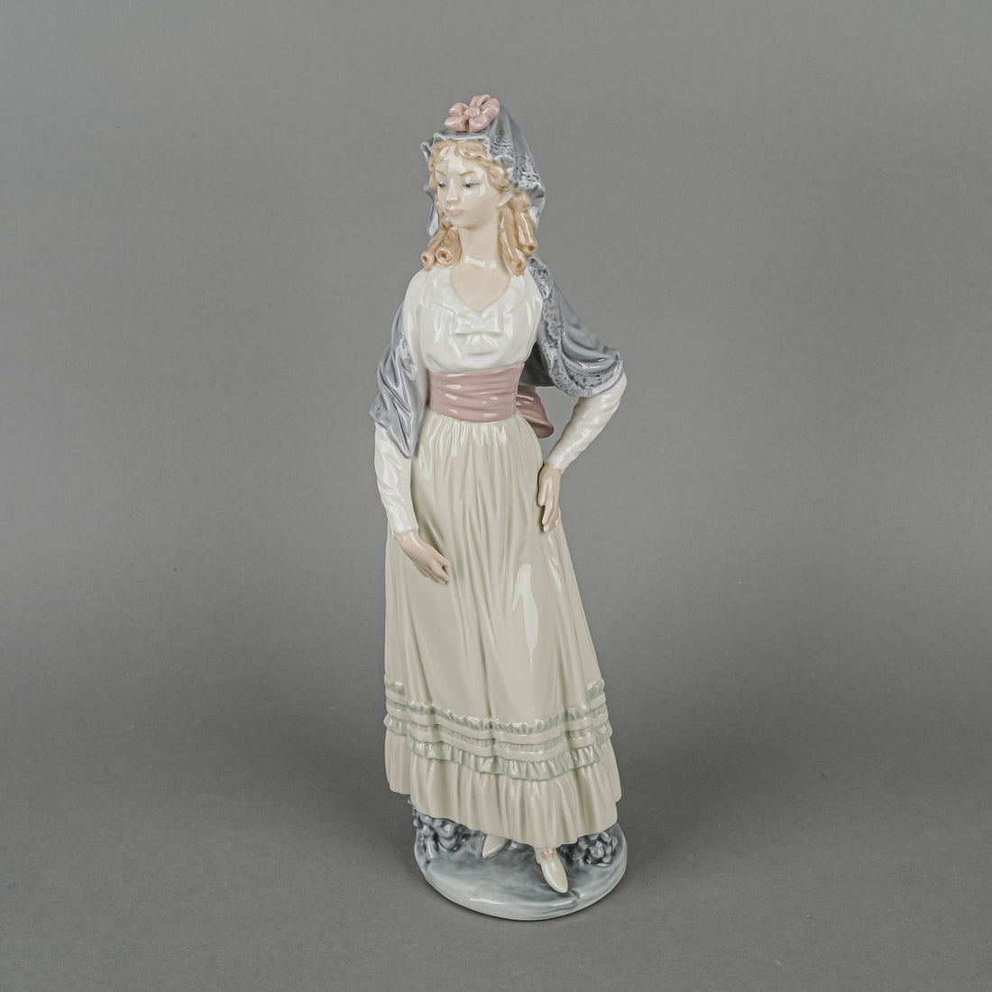 LLADRO Figurine Goya Lady 5125