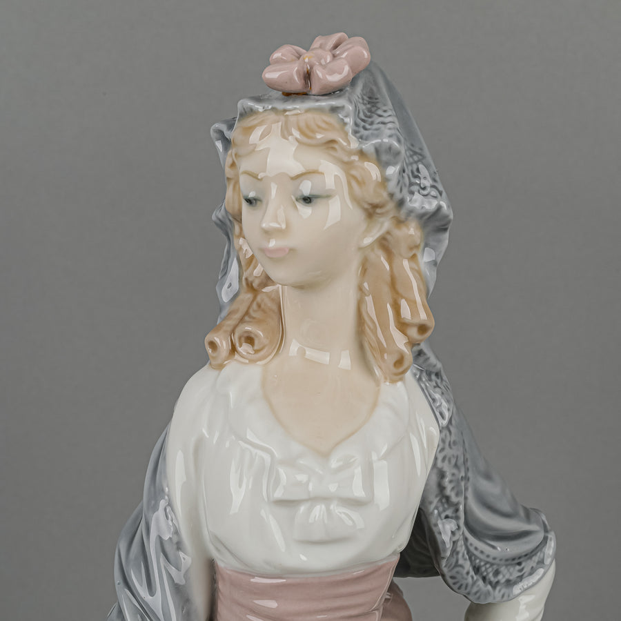 LLADRO Figurine Goya Lady 5125