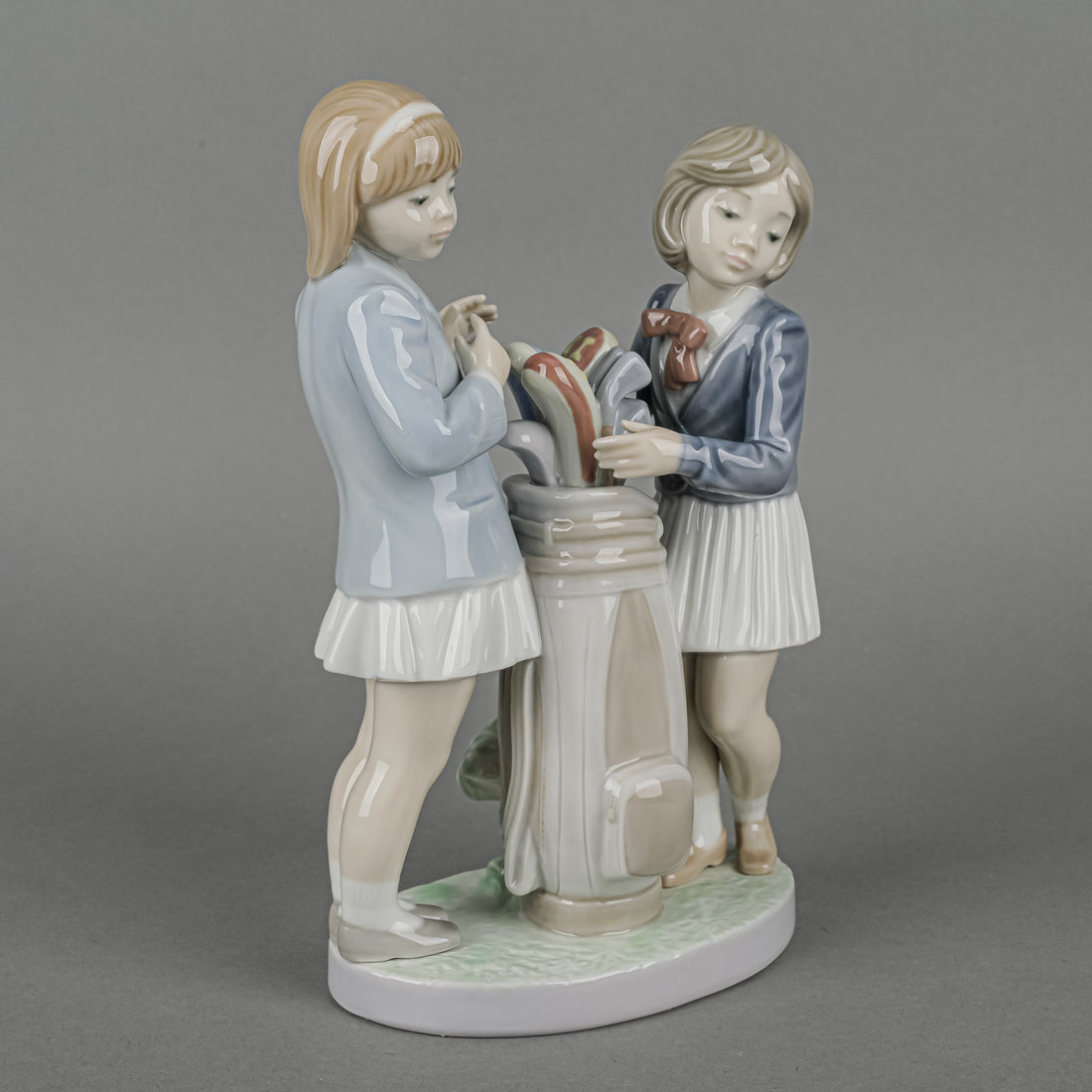 LLADRO Figurine Tee Time 5675