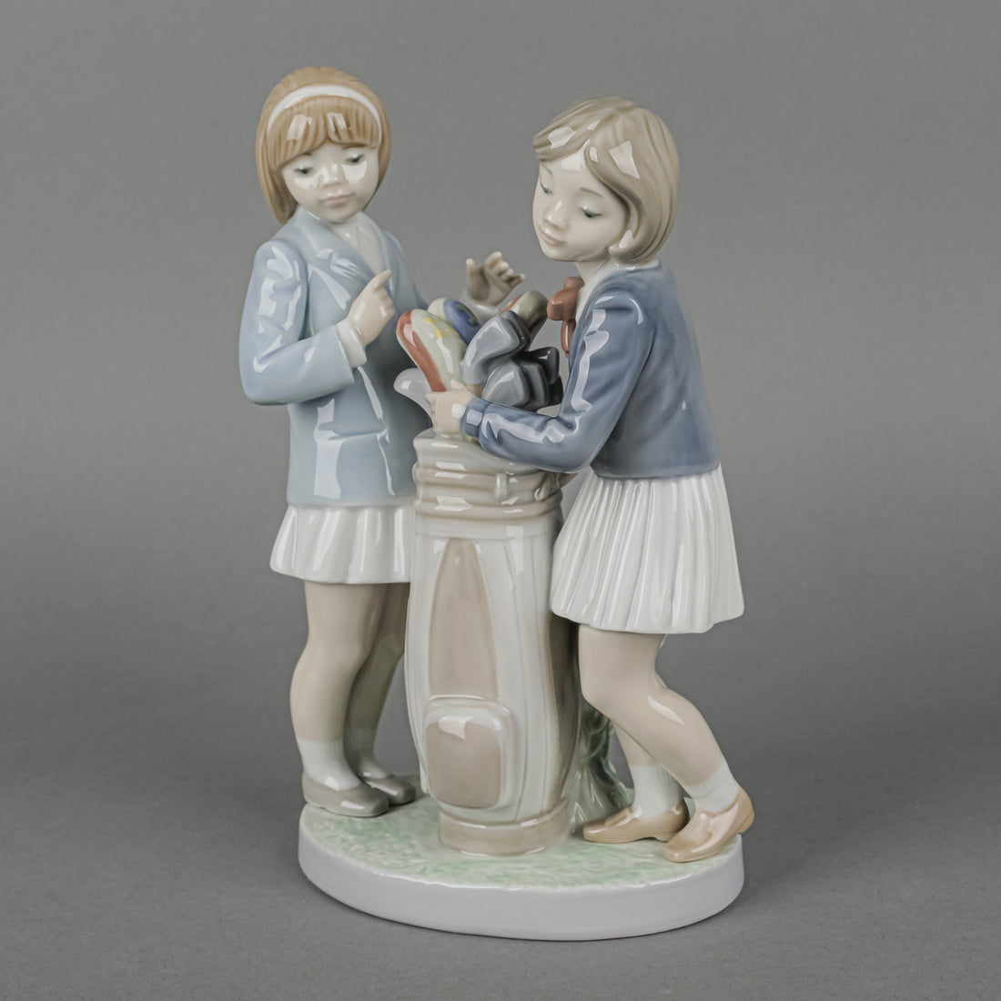 LLADRO Figurine Tee Time 5675