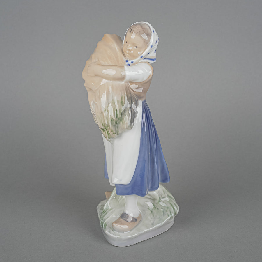 ROYAL COPENHAGEN Figurine Girl With Wheat Sheaf 908