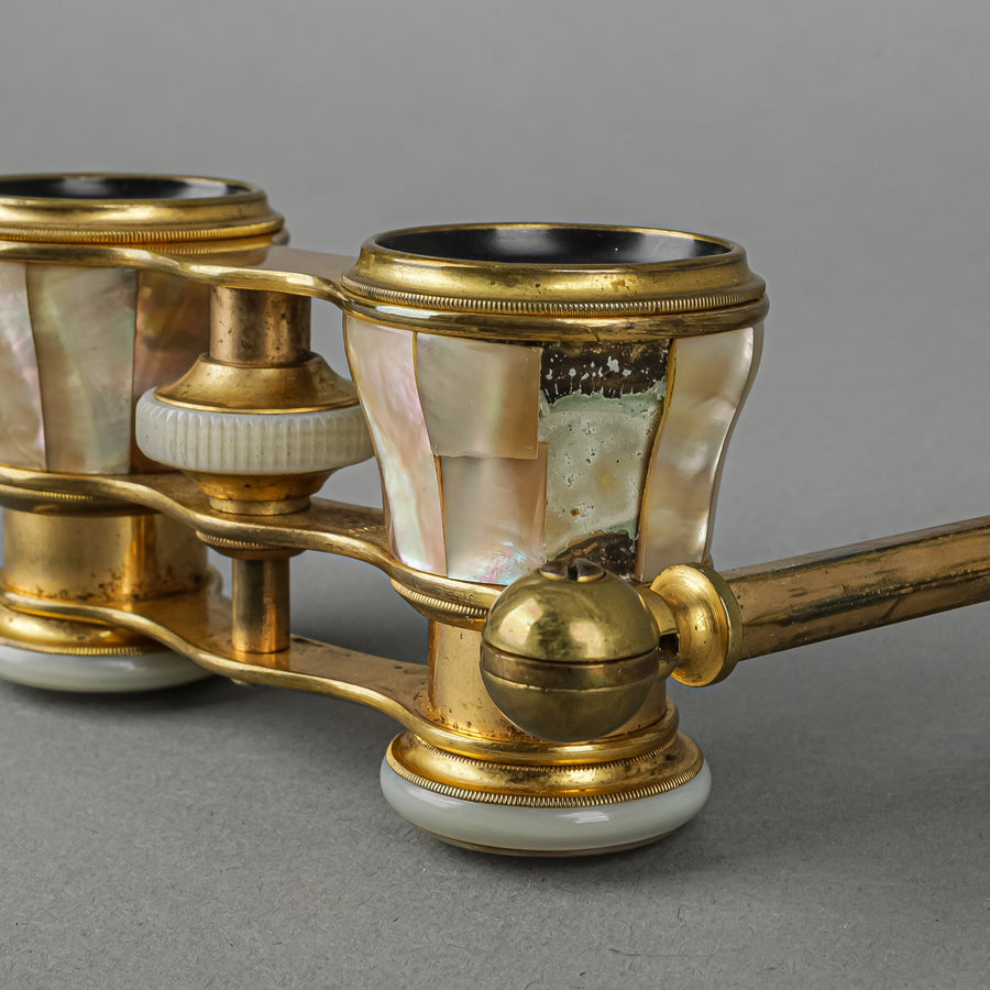 LA REINE Paris Mother Of Pearl Opera Glasses With Handle