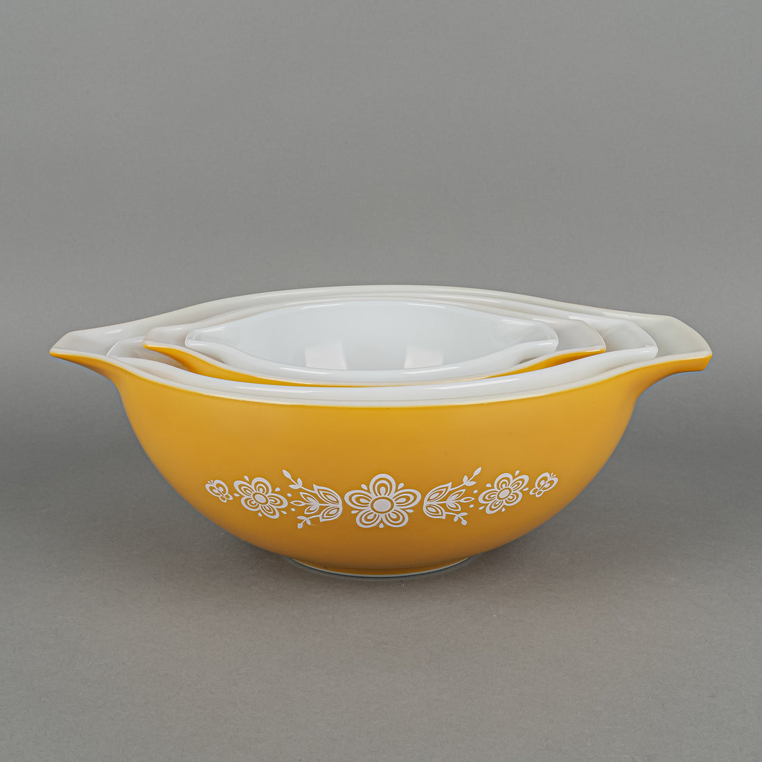 PYREX Butterfly Gold Cinderella Nesting Mixing Bowls Set Of 4