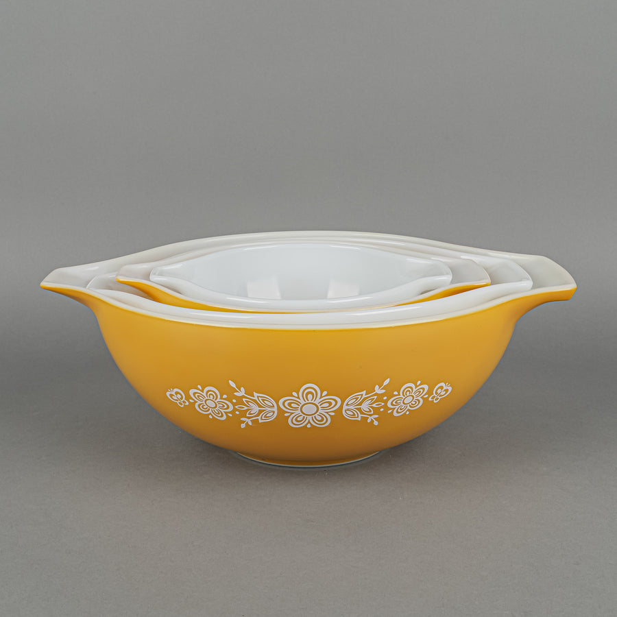 PYREX Butterfly Gold Cinderella Nesting Mixing Bowls Set Of 4