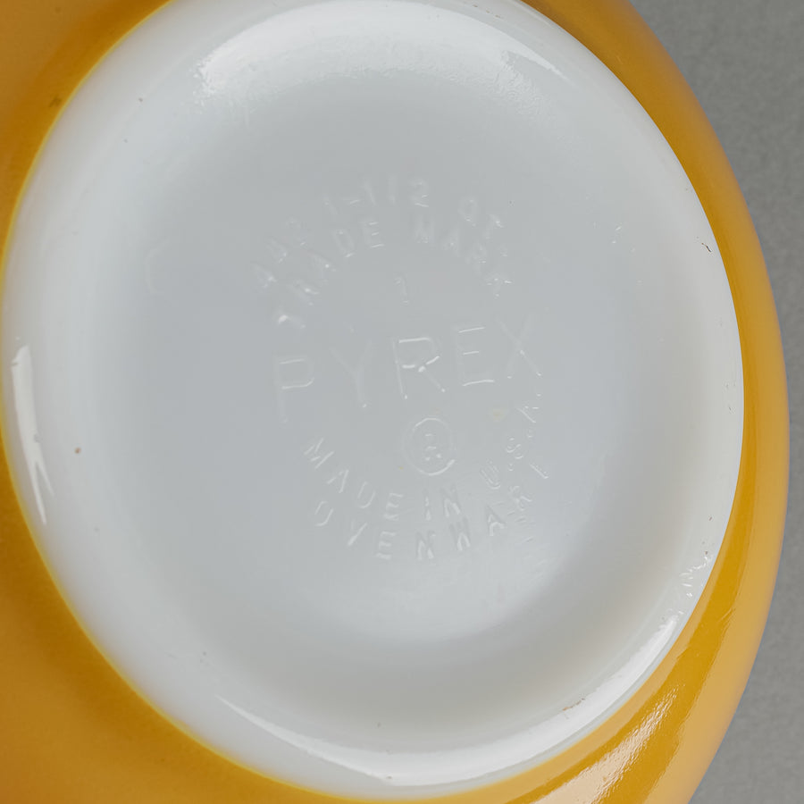 PYREX Butterfly Gold Cinderella Nesting Mixing Bowls Set Of 4