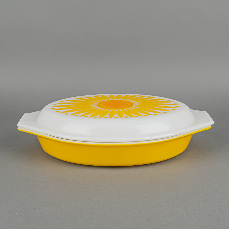 PYREX Daisy Covered Divided Serving Dish