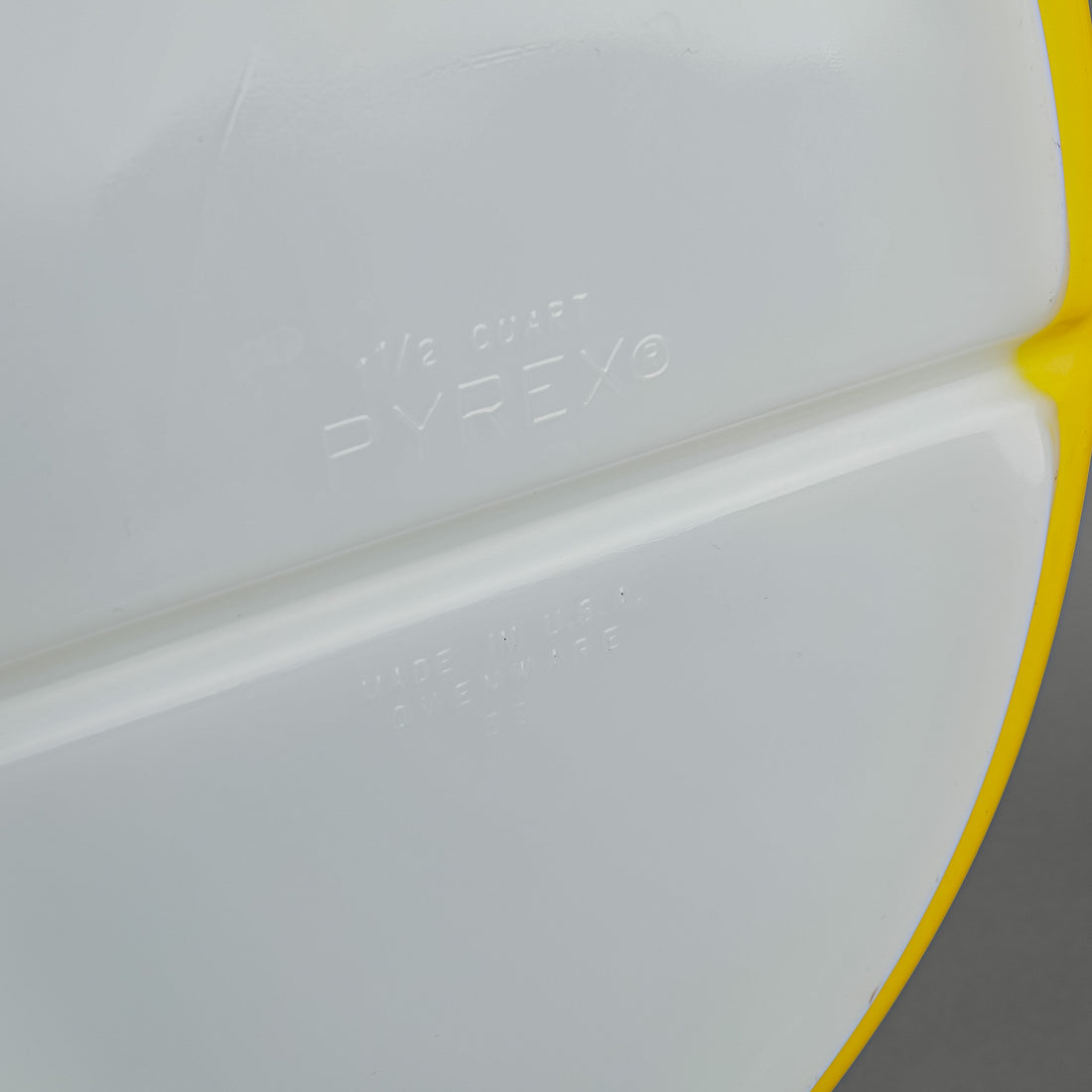 PYREX Daisy Covered Divided Serving Dish