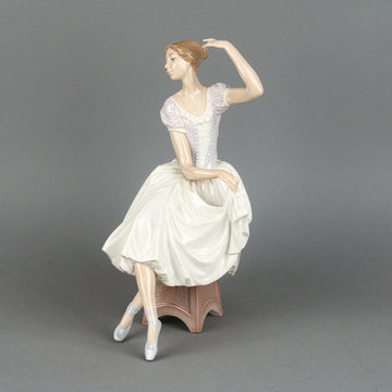 LLADRÓ Weary Ballerina 5275 Figurine