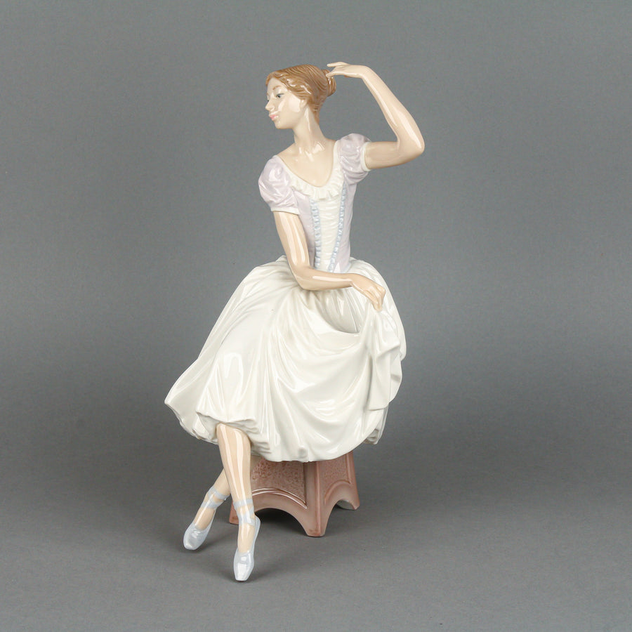 LLADRO Weary Ballerina 5275 Figurine