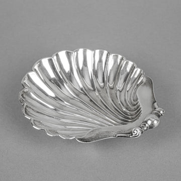 MARTIN HALL & CO Sterling Shell Dish
