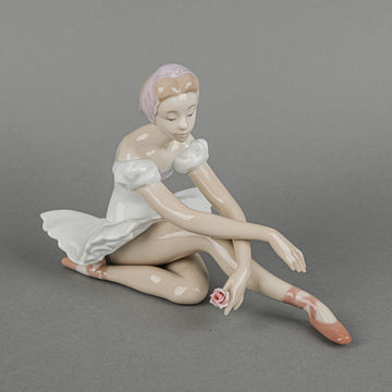 LLADRO Figurine Rose Ballet 5919