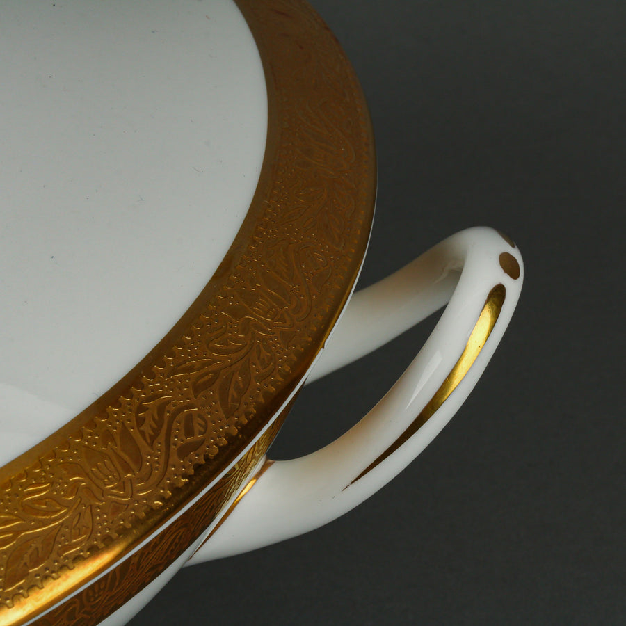 WEDGWOOD Ascot Covered Serving Bowl