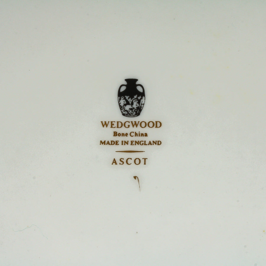 WEDGWOOD Ascot - 11 Place Settings +