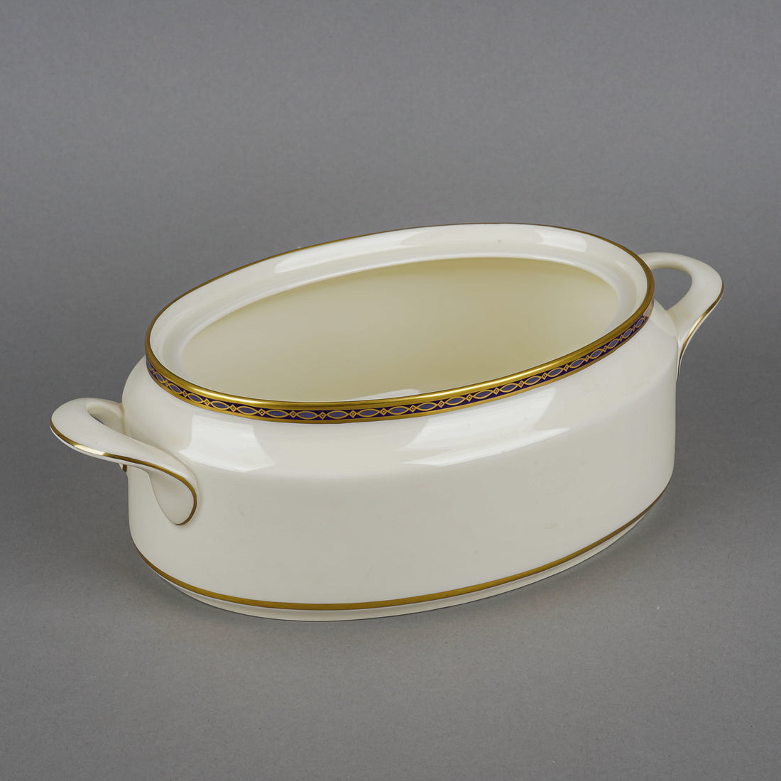 MINTON St. James Oval Covered Serving Dish