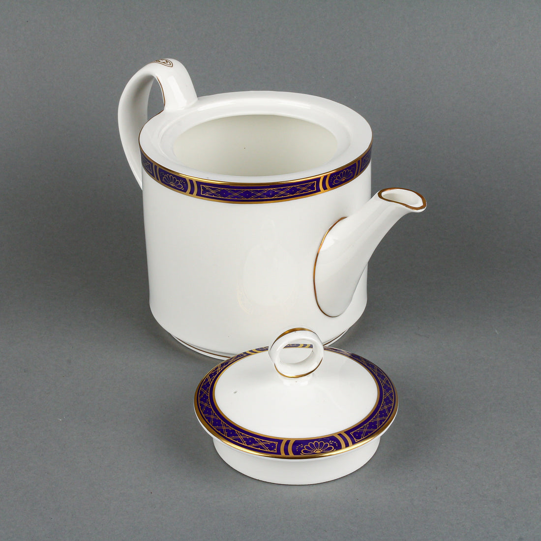 ROYAL WORCESTER Mountbatten Tea Service