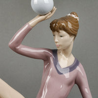 LLADRO Gymnast Balancing Ball 5332 Figurine