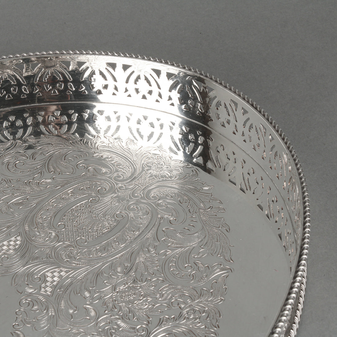 ELLIS-BARKER SILVER CO. Silverplate Oval Gallery Tray