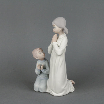 LLADRÓ Teaching to Pray 4779M Figurine