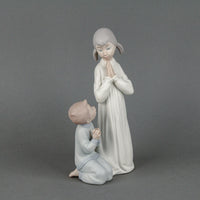 LLADRO Teaching to Pray 4779M Figurine