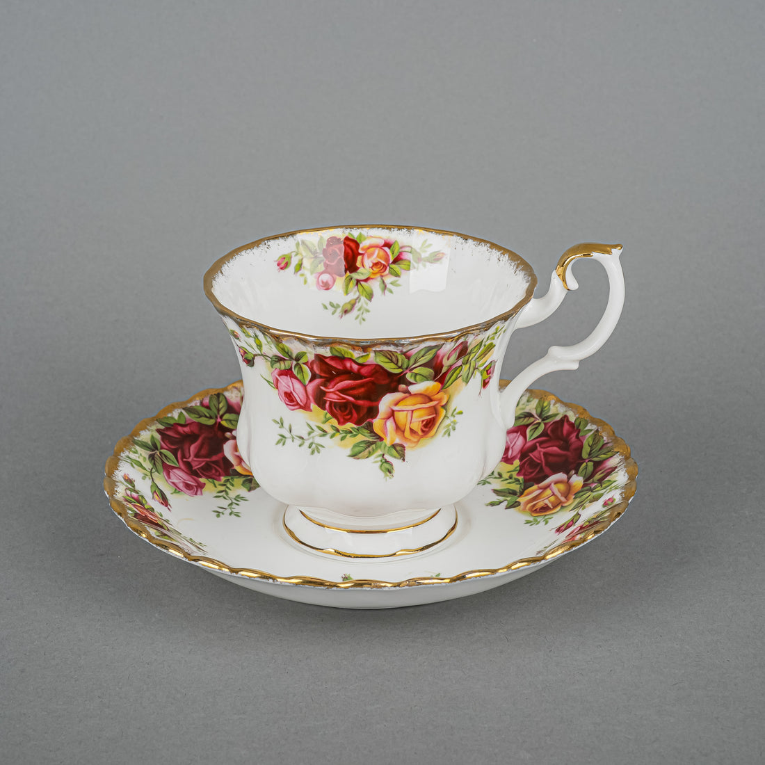 Royal Albert Old Country Roses 8 Place Settings