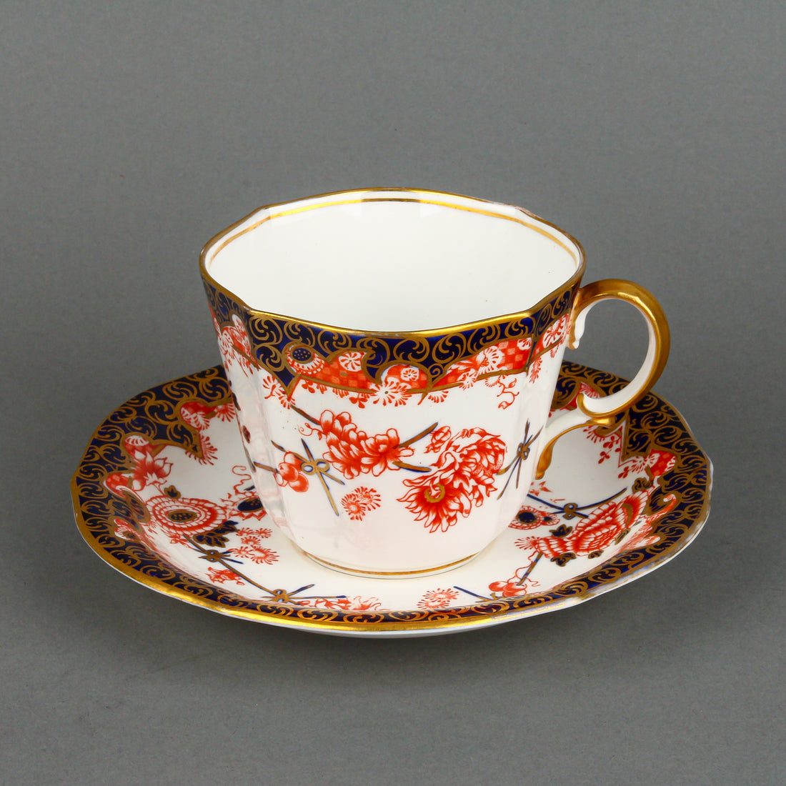ROYAL CROWN DERBY Imari 2649 Breakfast Cup & Saucer