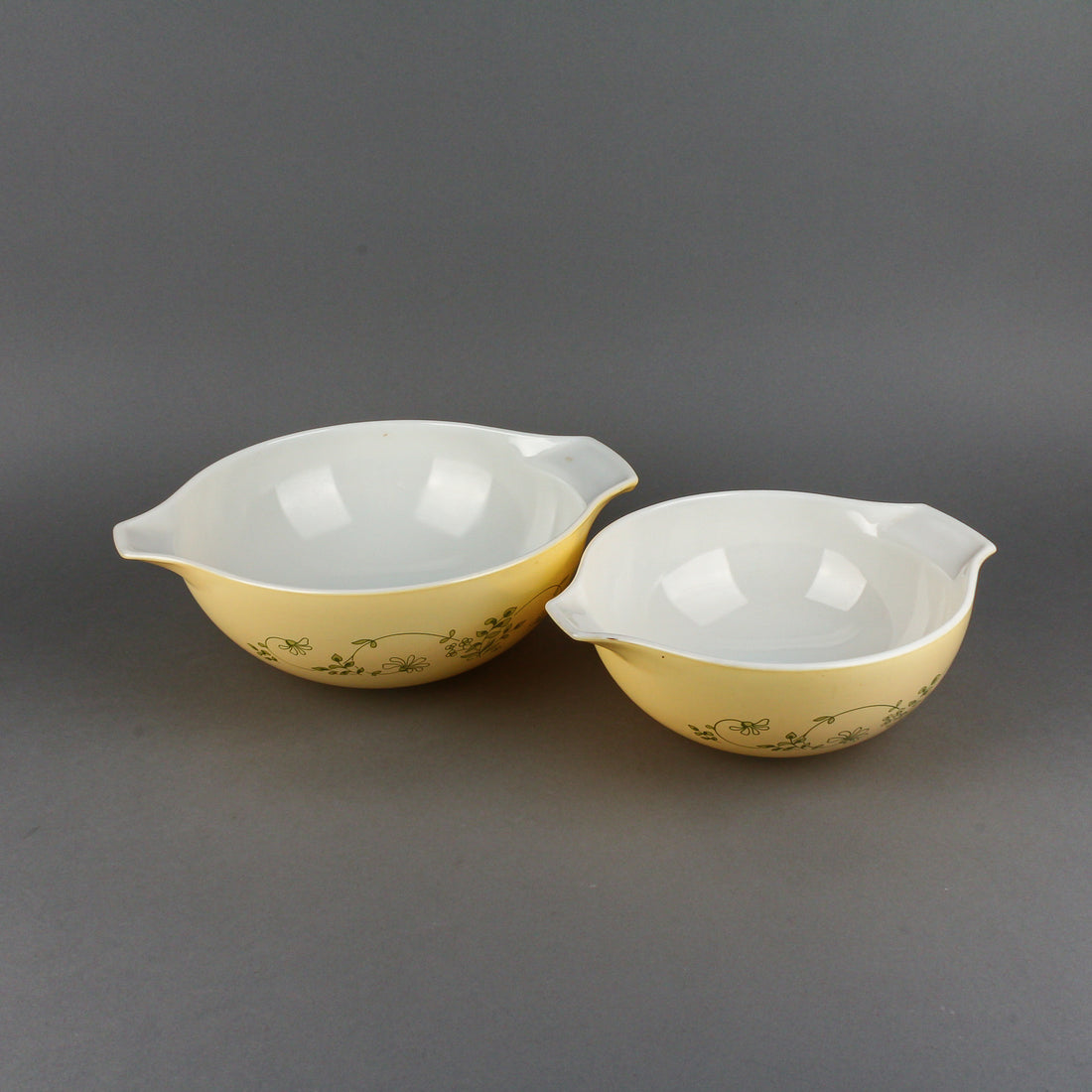 PYREX Shenandoah Cinderella Mixing Bowls - Set of 2