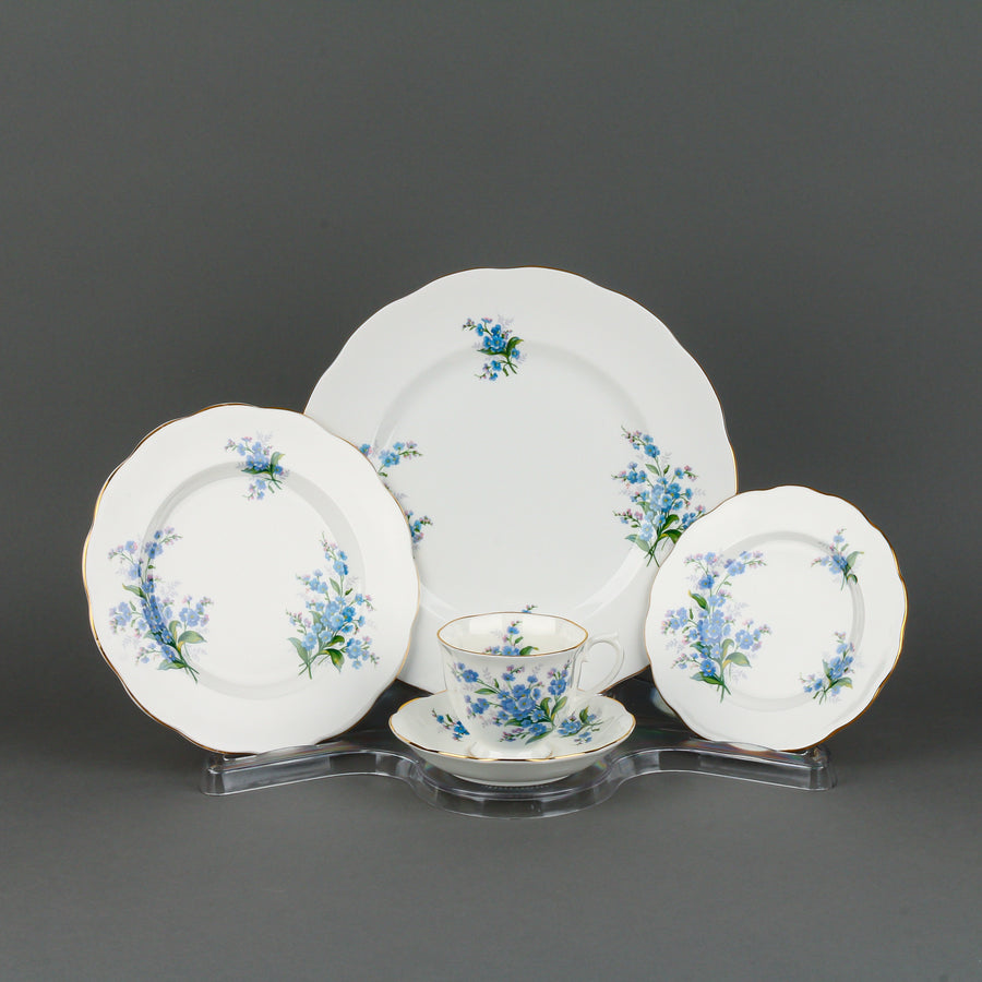 ROYAL ALBERT Forget Me Not - 12 Place Settings +