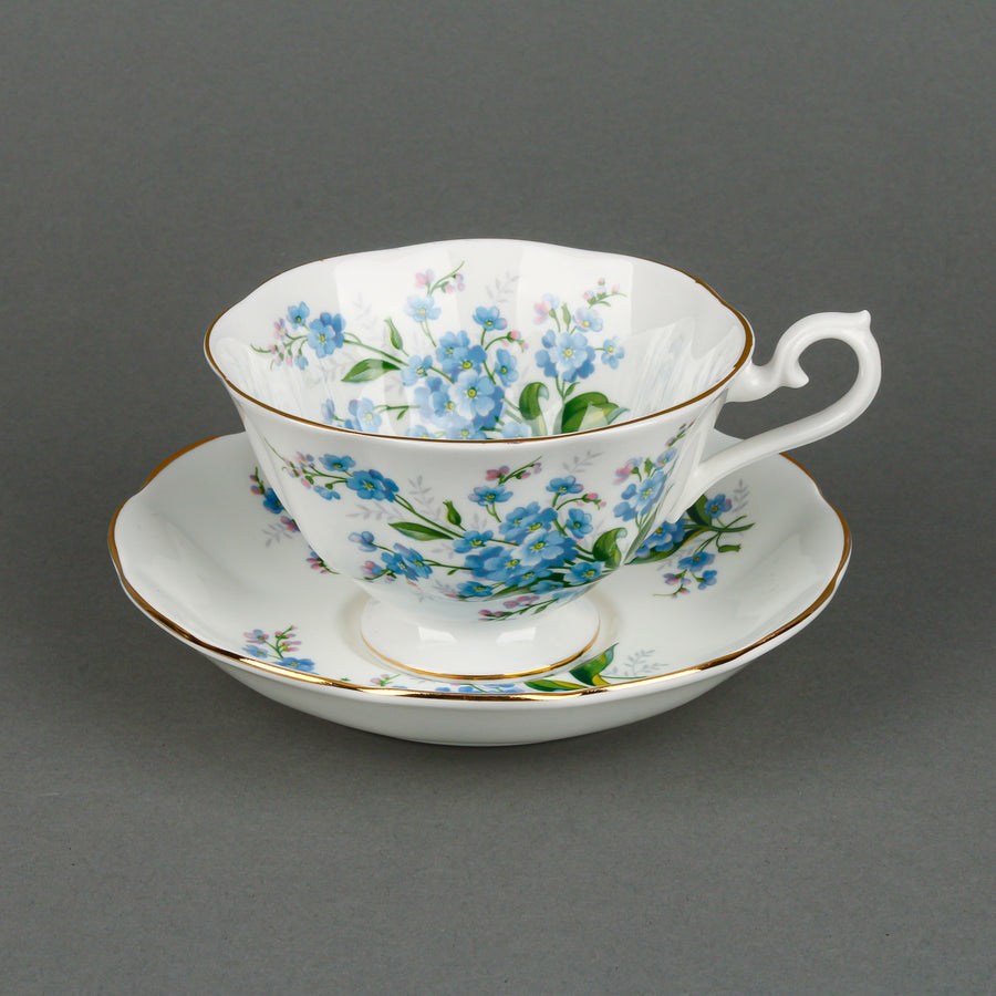 ROYAL ALBERT Forget Me Not - 12 Place Settings +