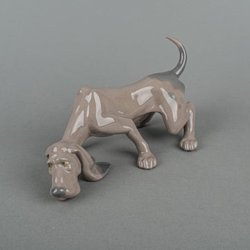 LLADRO Figurine Dog Sniffing 5110