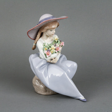 LLADRO Fragrant Bouquet 5862 Figurine