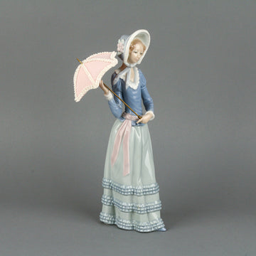 LLADRO Aranjuez Little Lady 4879 Figurine