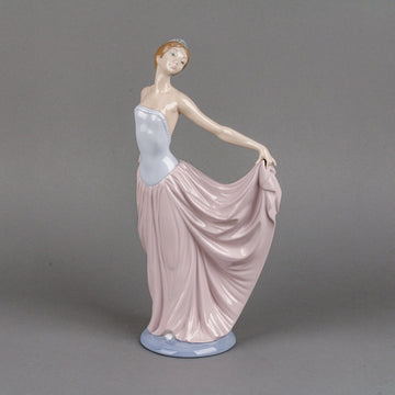 LLADRO Dancer 5050 Figurine